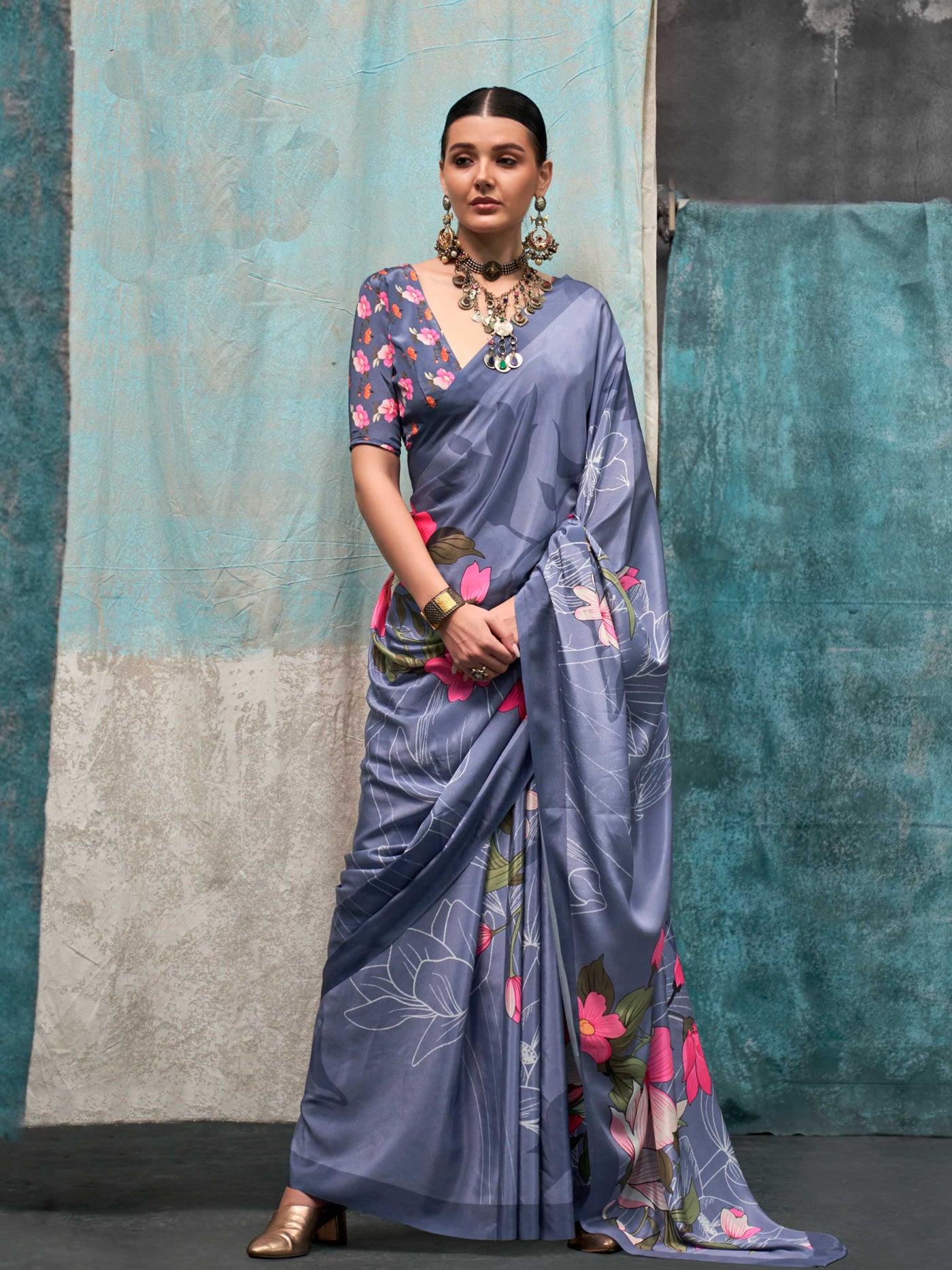 Elegant Silver Grey Kalamkari Print Pure Crepe Silk Saree. Shop online at House of Vardha.