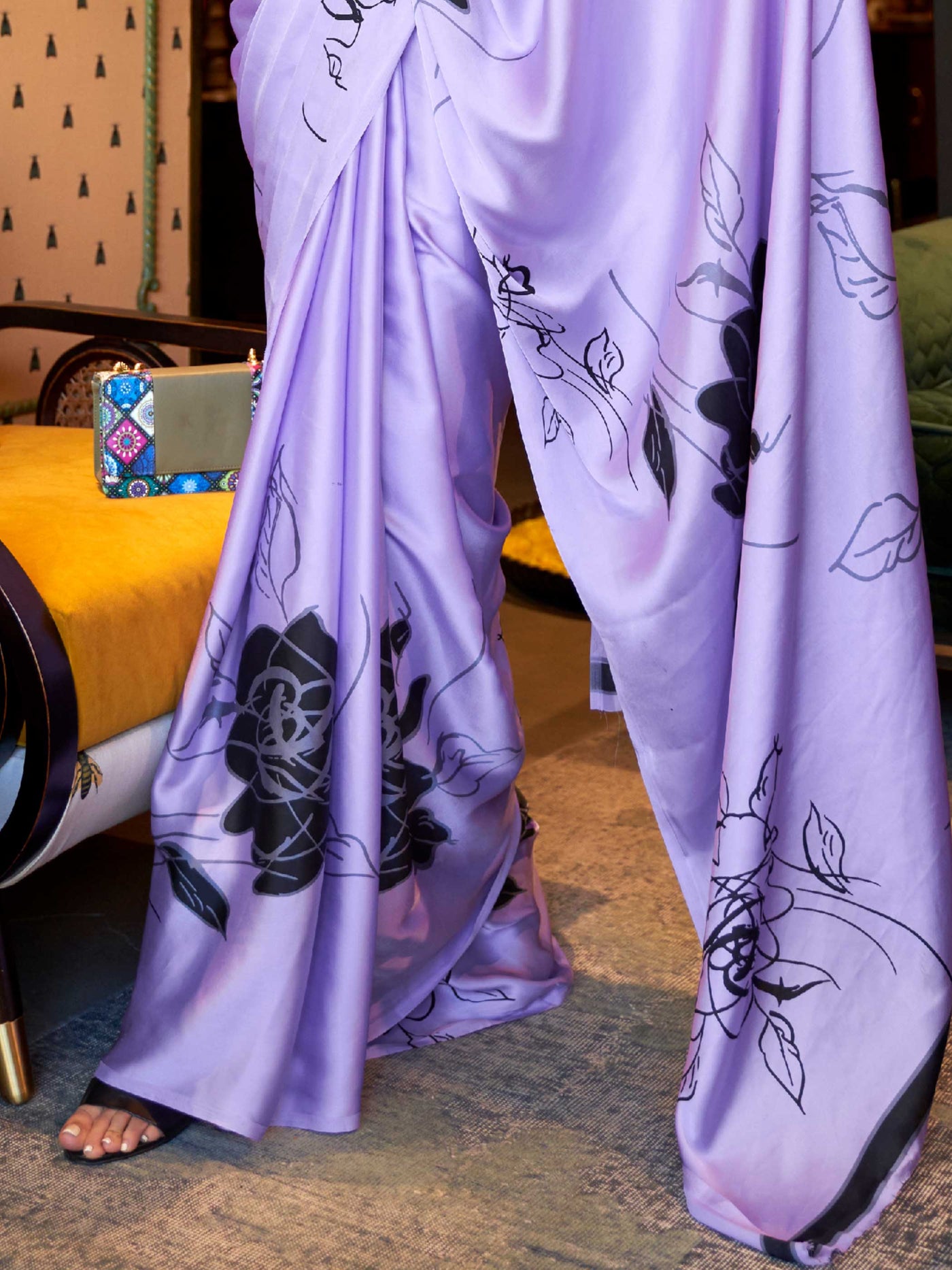 Pale Purple-Charcoal Bollywood Crepe Saree with Stylish Digital Print & Luxe Festive Glam