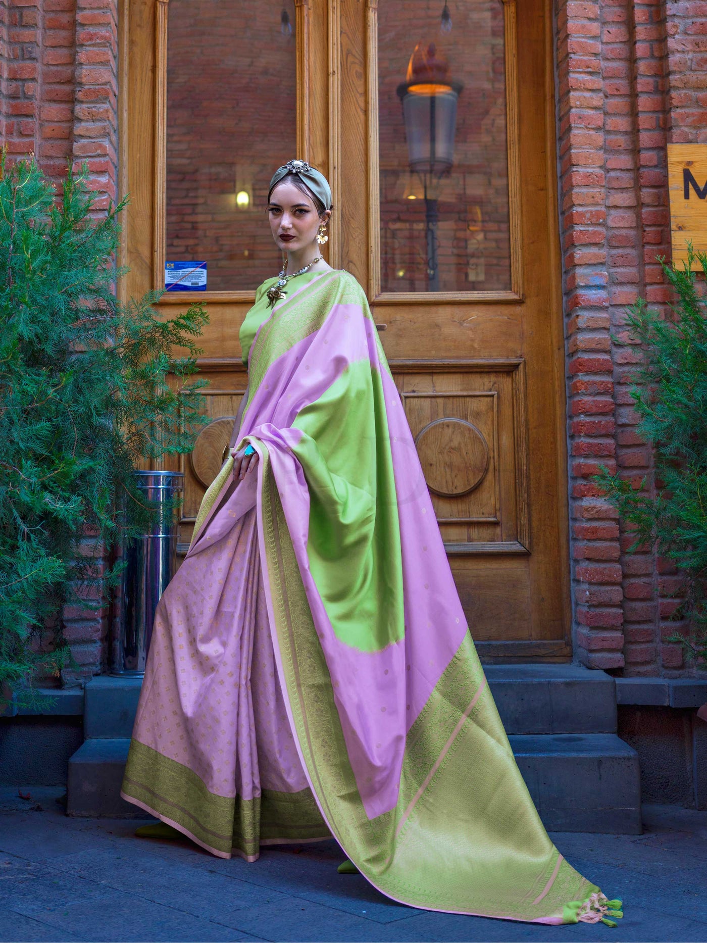 Green & Lavender Soft Art Silk Handloom Saree with Dual-Tone Contrast Heritage Weaving