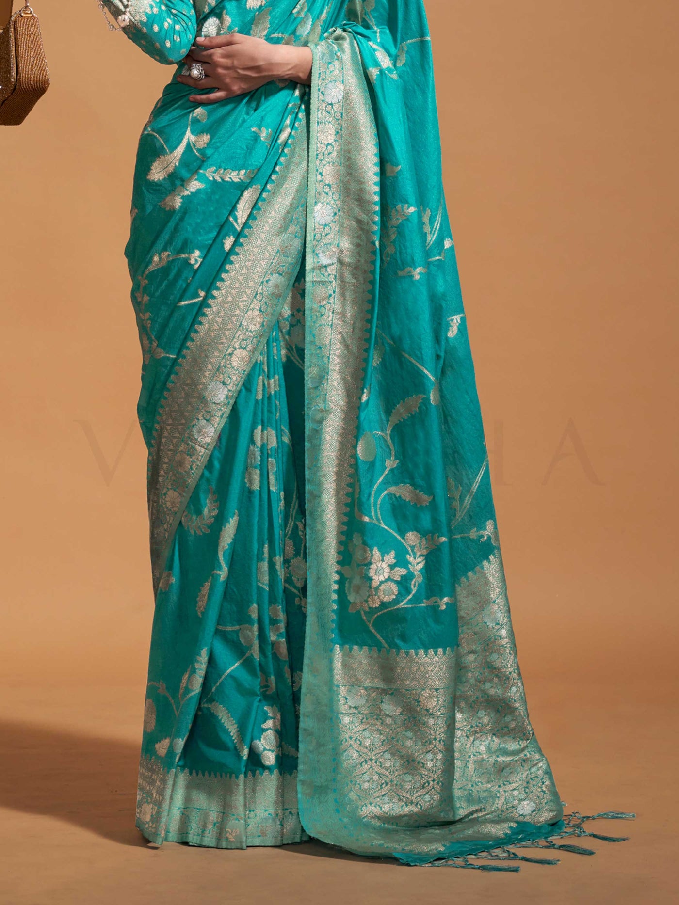 Turquoise Blue Pure Georgette Handloom Saree with Contrast Blouse Ethnic Partywear