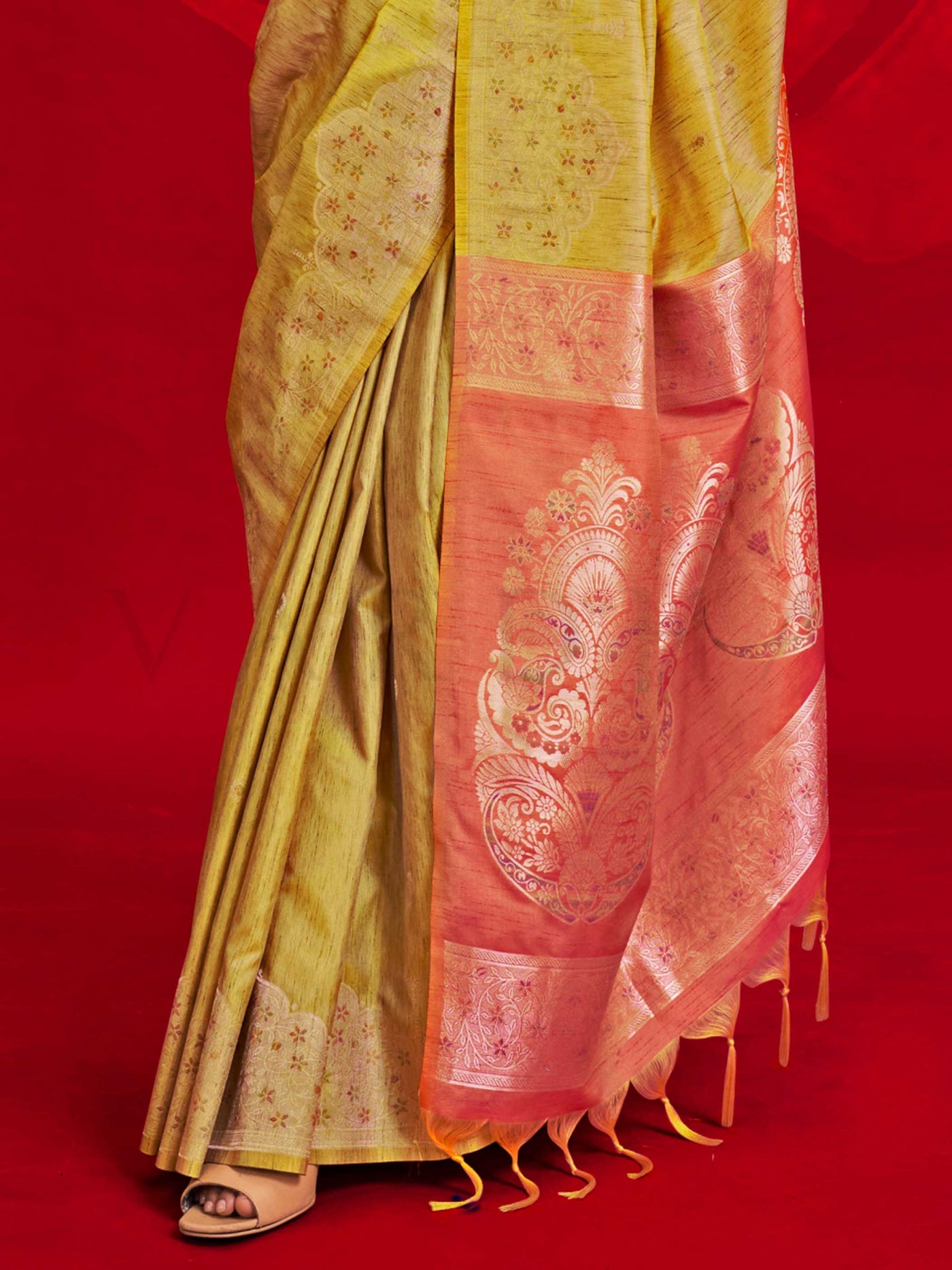 Mustard Yellow Tussar Silk Handloom Saree with Gold Ikkat Pallu – Royal Ethnic Drape