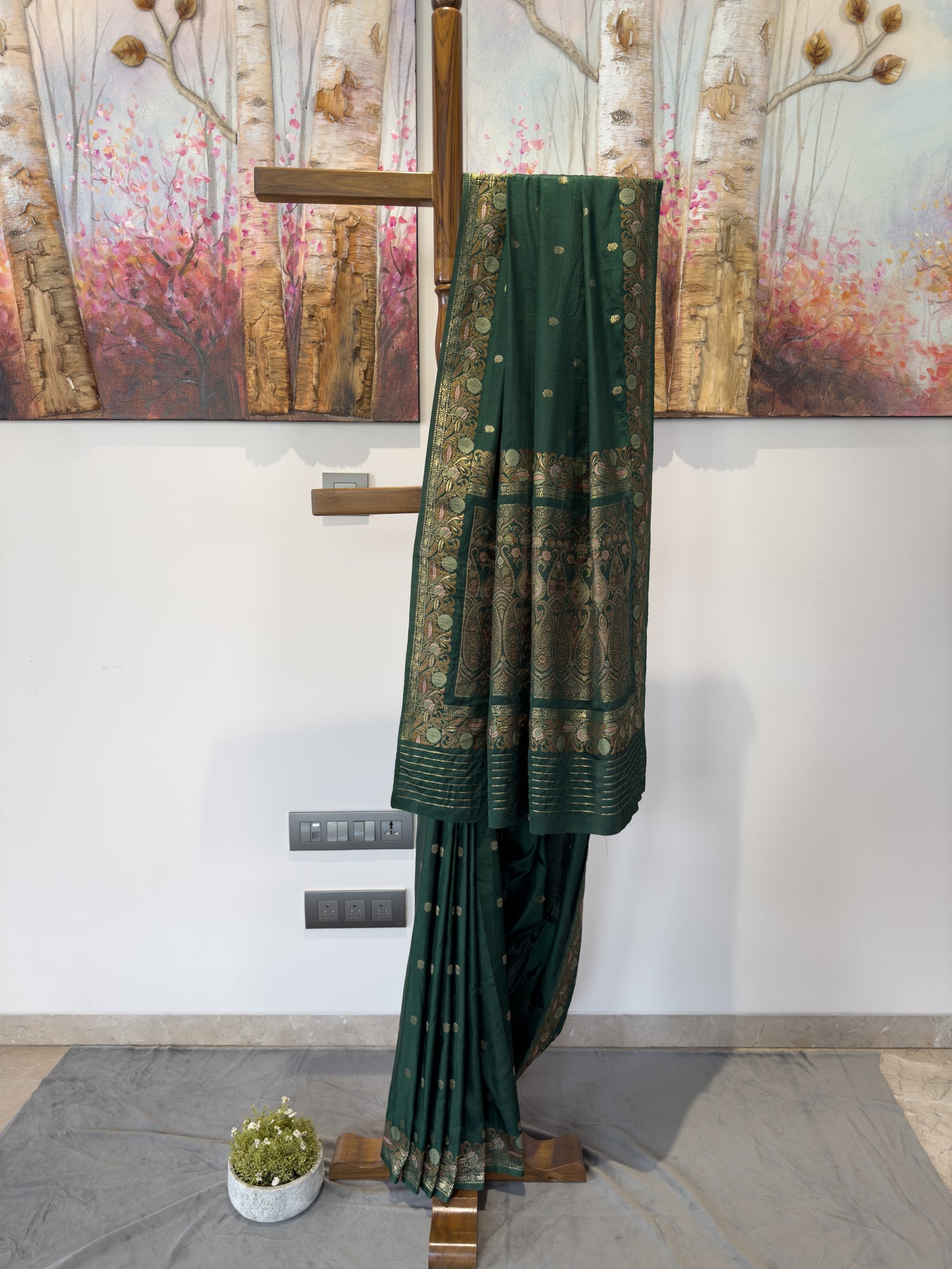 Castleton Green Traditional Jamawar Satin Saree for Weddings & Celebrations