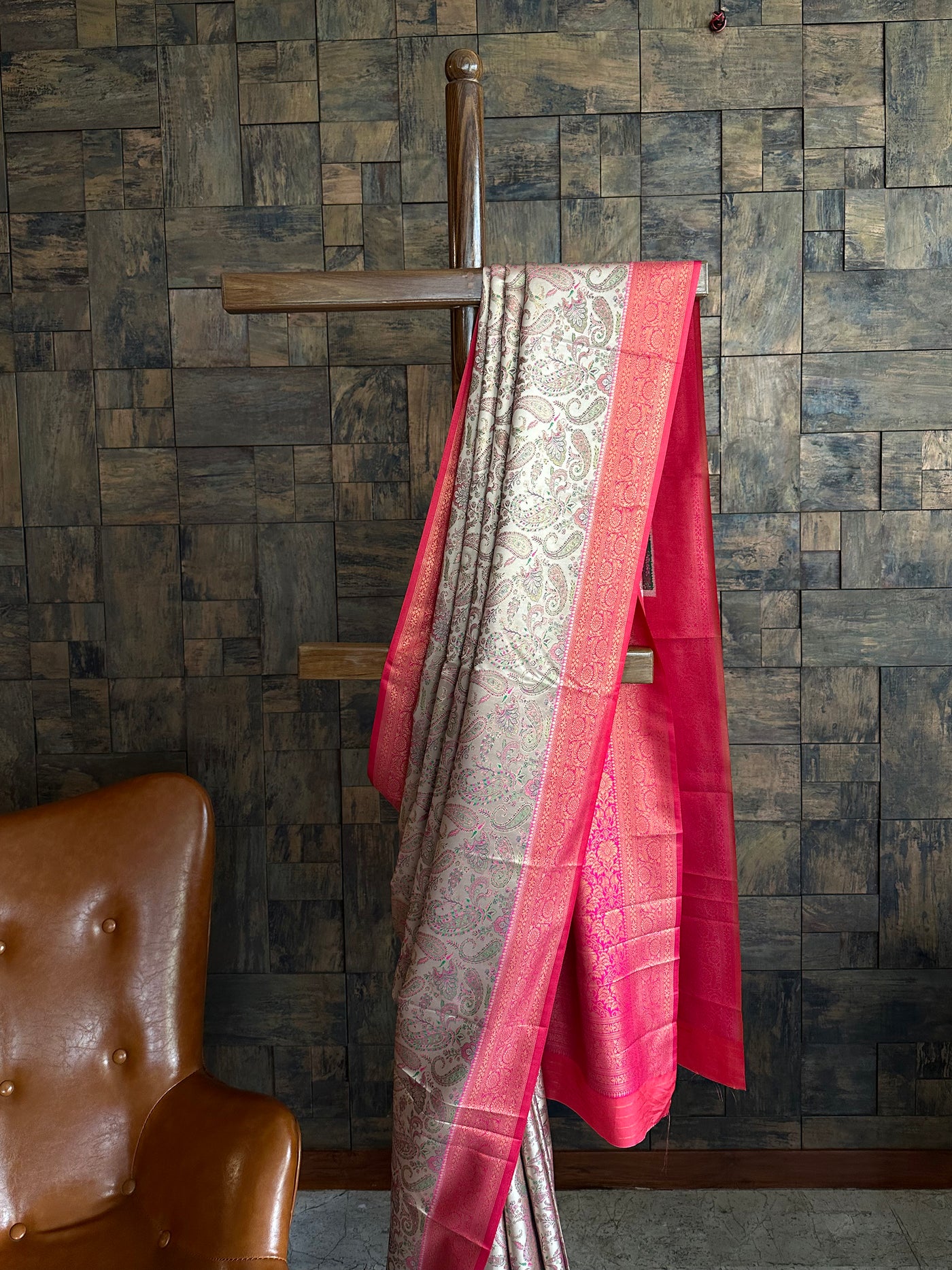 Cream Pink Woven Kalamkari Art Silk Traditional Saree with Zari Work