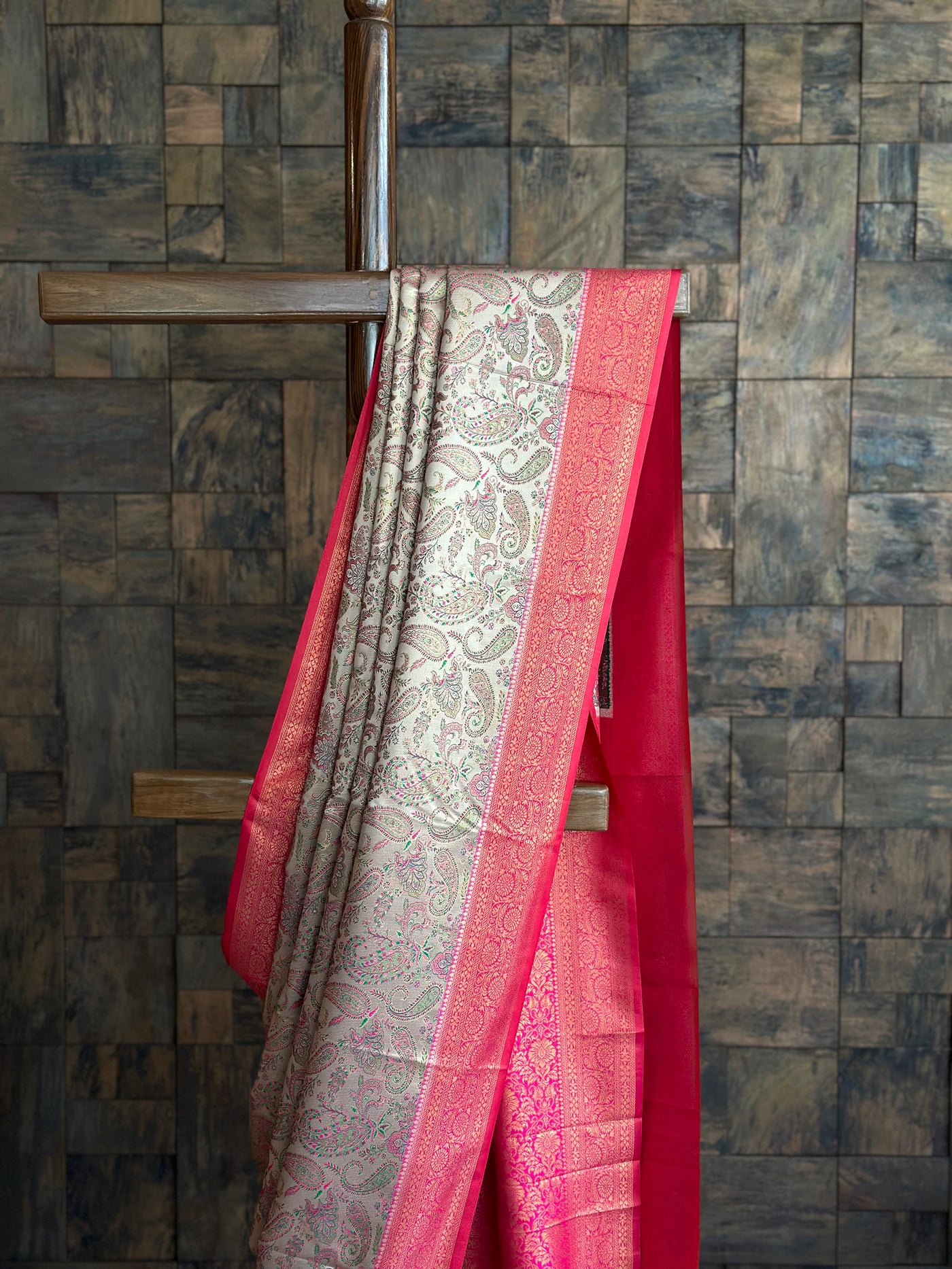 Cream Pink Woven Kalamkari Art Silk Traditional Saree with Zari Work