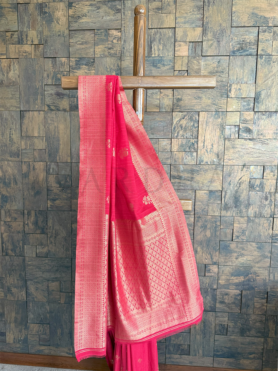 Exquisite Viva Magenta Tussar Silk Saree with Zari Border | Luxury Drape