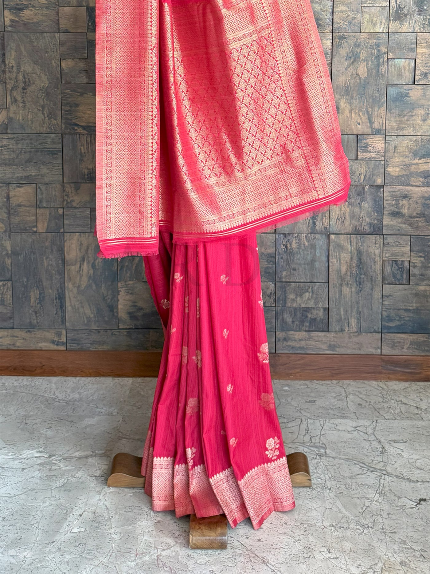 Exquisite Viva Magenta Tussar Silk Saree with Zari Border | Luxury Drape