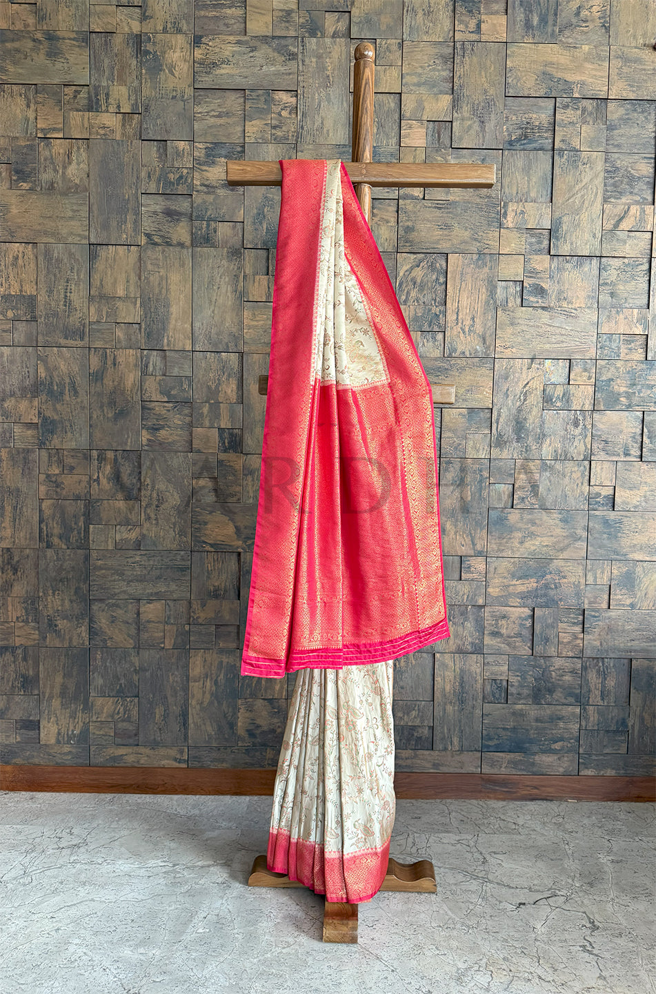 Cream Red Woven Kalamkari Traditional Silk Saree with Intricate Zari Work