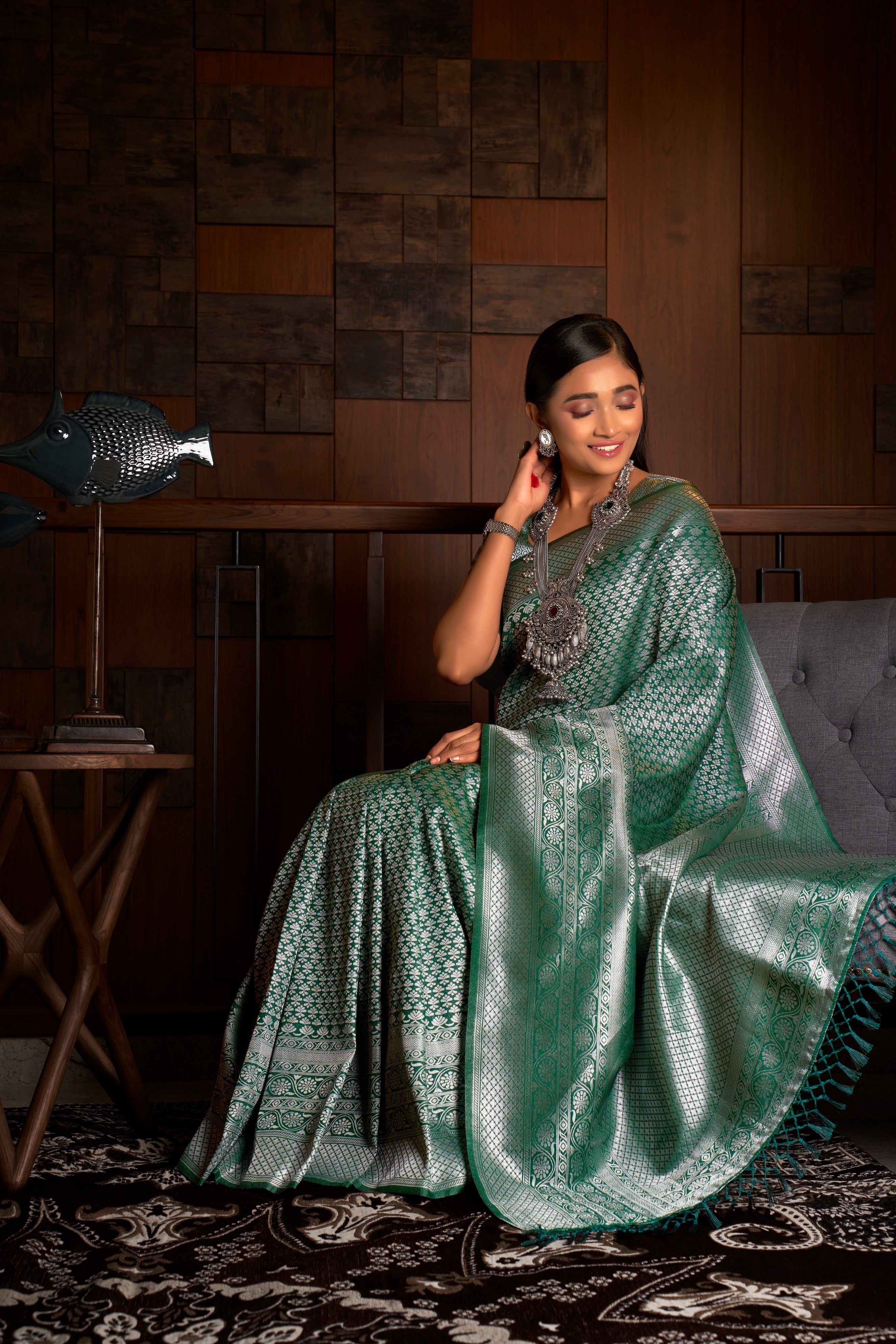 Shopaz Kanjivaram Kanchipuram Soft Cotton Linen Silk Transparent Saree With  Silver Zari Woven for Women (Dark Teal Green) : : Fashion